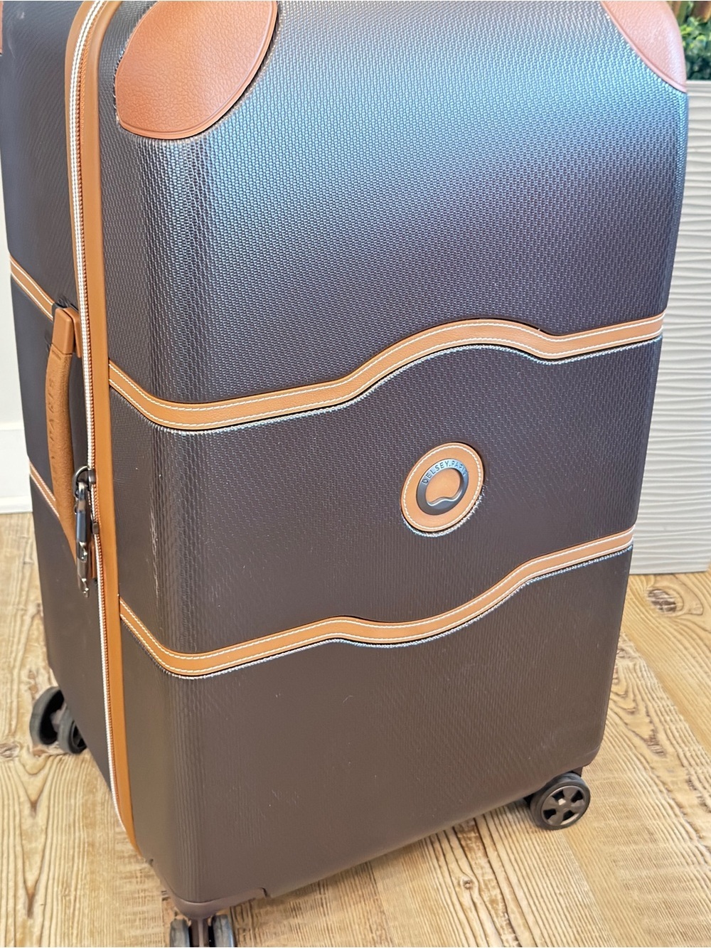 DELSEY Paris Chatelet Air 2.0 Hardside Luggage Spinner Wheels Suitcase 24medium - Picture 13 of 16